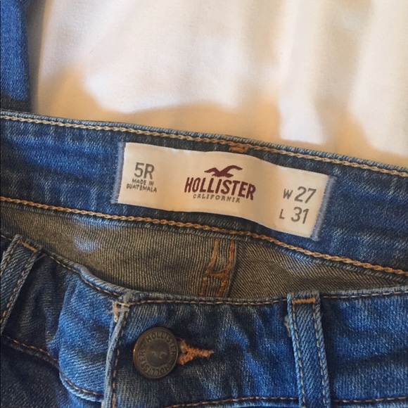 Hollister High Waisted Jeans - Picture 4 of 4